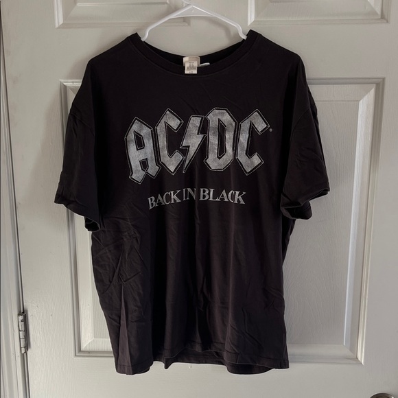 H&M Black Graphic Tee - Short Sleeve - Picture 1 of 1